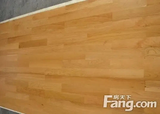 大自然地板和圣象地板哪个好？木地板避暑防潮方法？