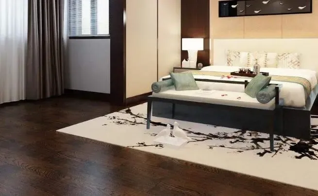 师傅告诉我地板斜铺个性又美观，看弄完看了看费用清单，真的傻眼