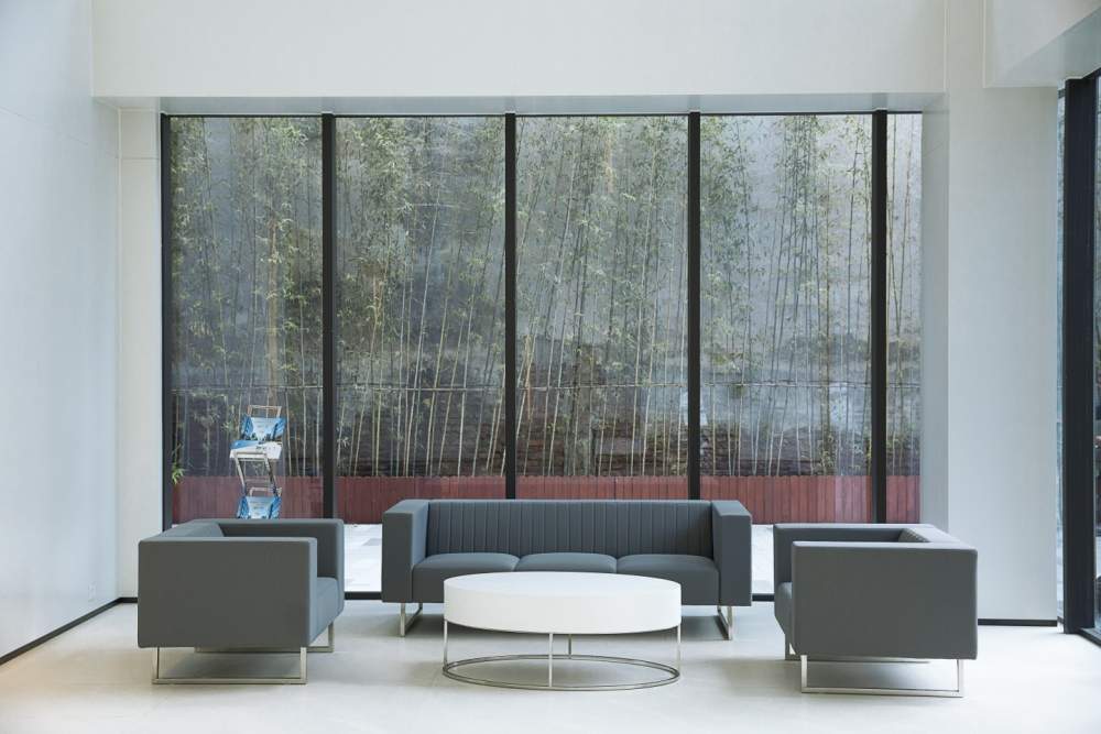 头一次见装修不铺瓷砖木地板,现在流行这样装,真是涨知识了!(图1) 头一次见装修不铺瓷砖木地板,现在流行这样装,真是涨知识了!