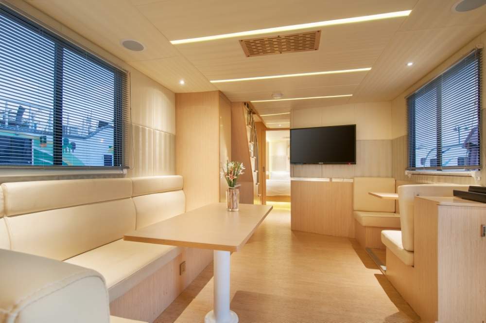 卧室用木地板好还是瓷砖好