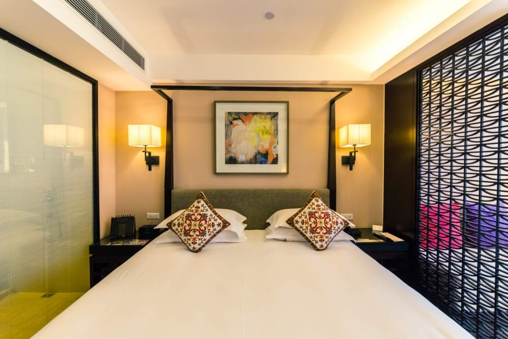 去同事家做客我以为是进了桑拿房