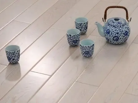 复合地板和实木地板哪种好 复合地板如何选购(图1)