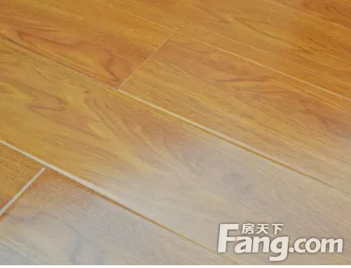 实木地板和强化地板的区别 实木地板和强化地板的区别