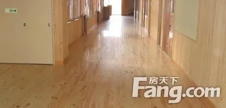 实木复合地板和强化地板的区别 强化地板的选购注意事项是什么