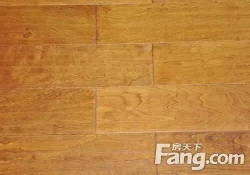 木地板滑怎么办?木地板需要经常涂地板蜡吗? 