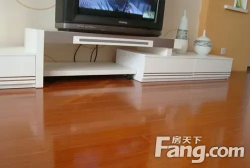 木地板与复合地板的区别 木地板与复合地板的区别