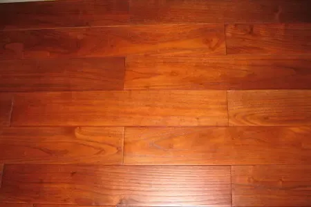 实木地板和复合地板哪个贵？实木地板和复合地板哪种比较好？