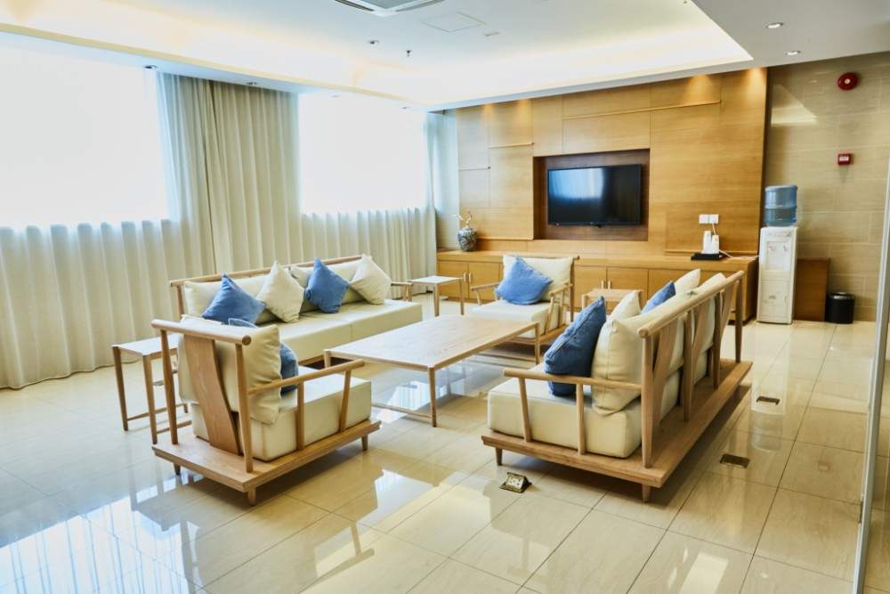 提高家居，客厅地板颜色有什么讲究和颜色搭配技巧呢？