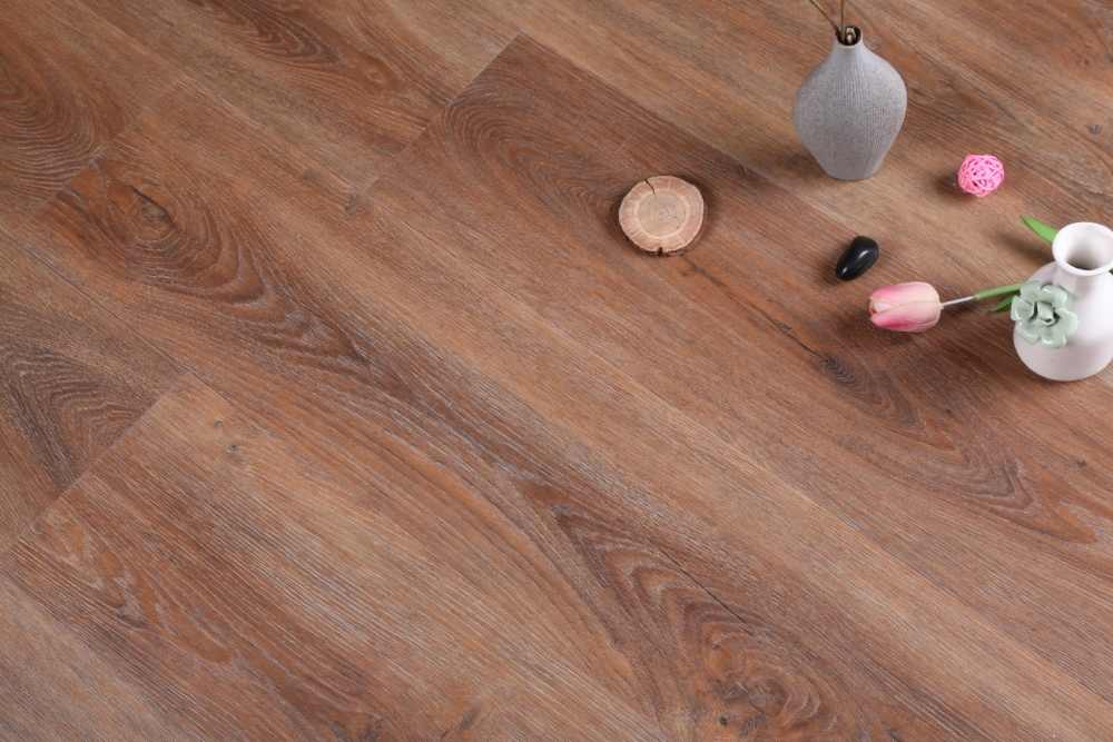 选地板选的头疼，师傅跟我说地板是要这么选！