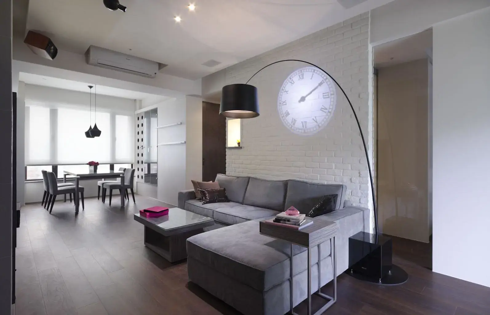 聪明人都直接把木地板铺在瓷砖上，太明智了，回家我也这样铺！