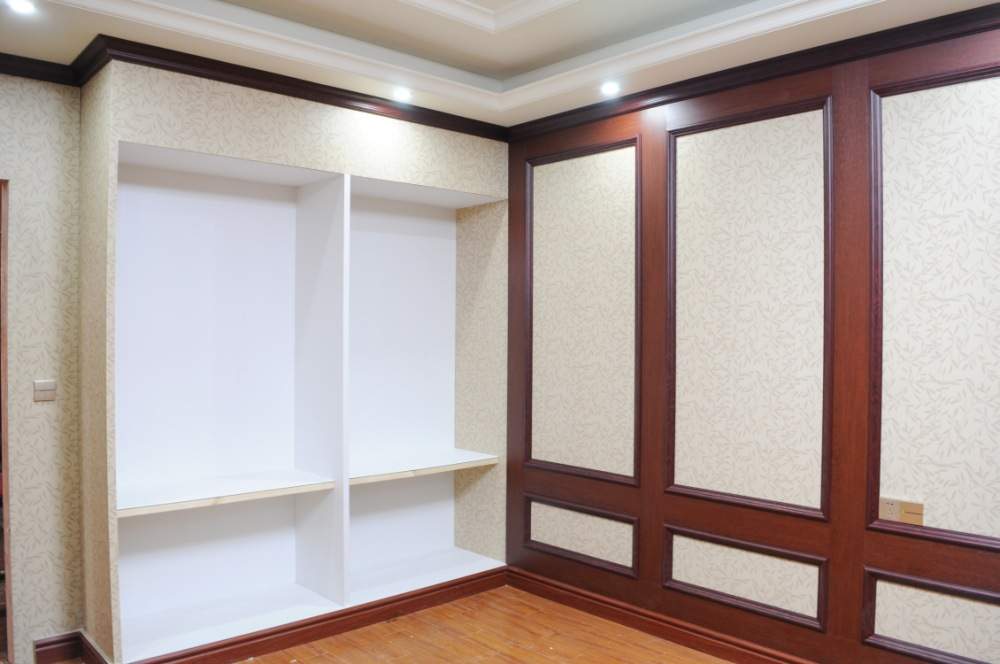 安装好地暖后，上面铺地板好还是地砖好？听老师傅是怎么说的！