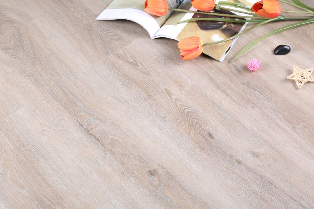 地板砖木地板哪个好？木地板和地板砖如何选择？