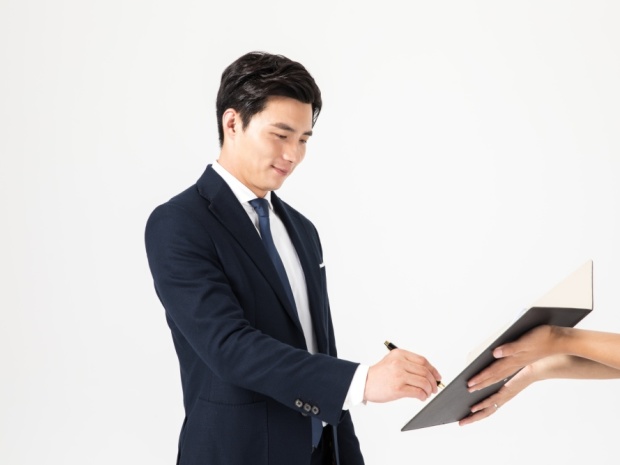 租客退房遭房东辱骂并殴打头部,如何避免租房纠纷?(图1)